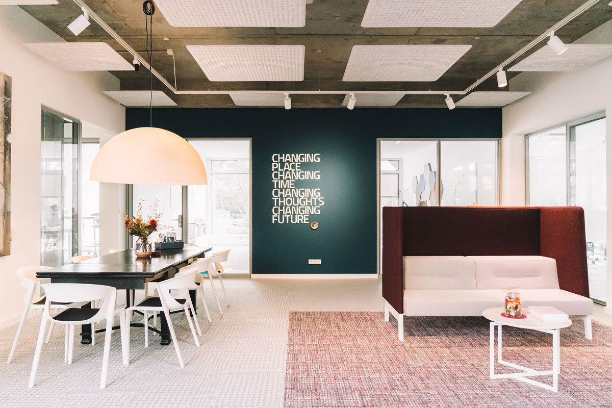 Loungebereich des Thiiird Place Oberursel
